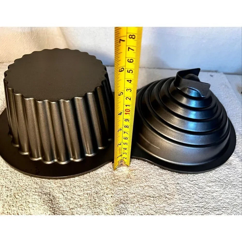 Wilton Giant Cupcake Pan NWOT